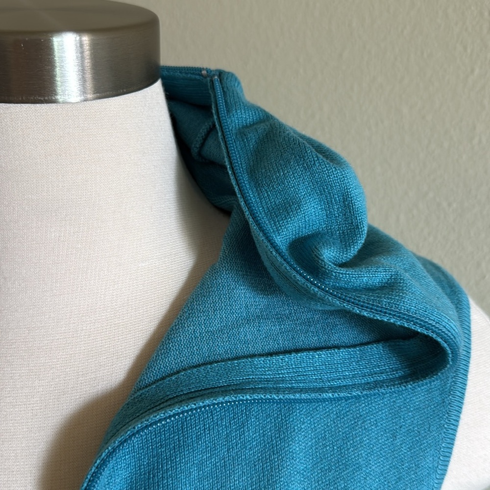 Urchin, Vintage, Y2K, cropped zip up hoodie. - Picture 2 of 5